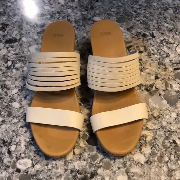 teva heels